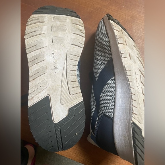 Diadora Running Shoes - Picture 11 of 12